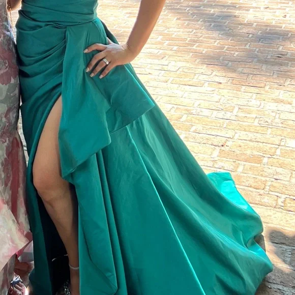 Tarik Ediz Dresses | Tarik Ediz - Emerald Evening Gown | Color: Green | Size: 6 | Lilianamarqu877's Closet